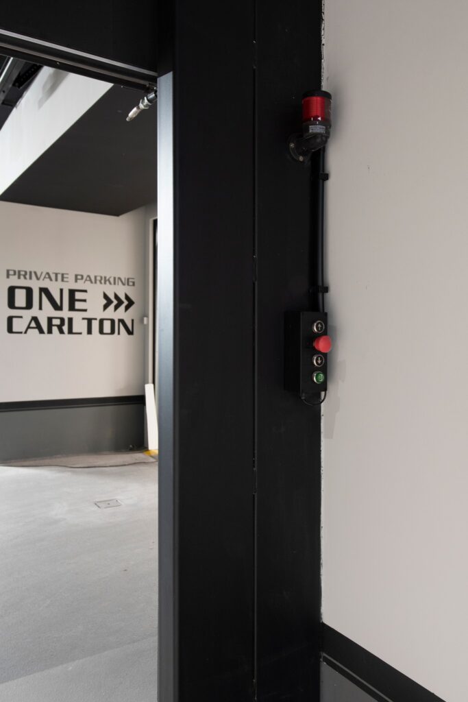 One Carlton brandwerende poort